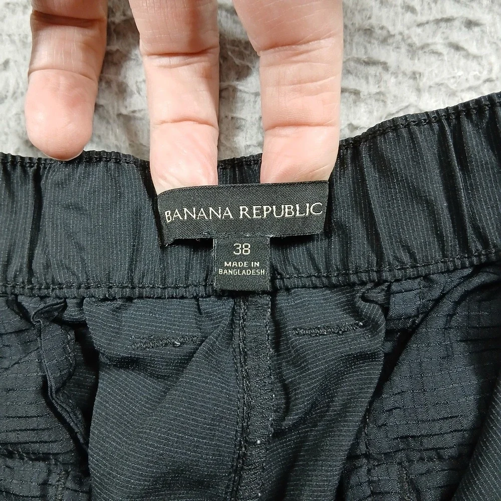 Banana Republic Men's Tech Shorts Size 38 Black Textured Performance Casual‎ EUC